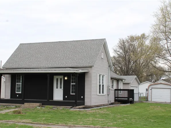 602 Broadway Ave, Windsor, IL 61957