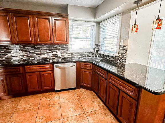 5th image of 730 NW 31st St