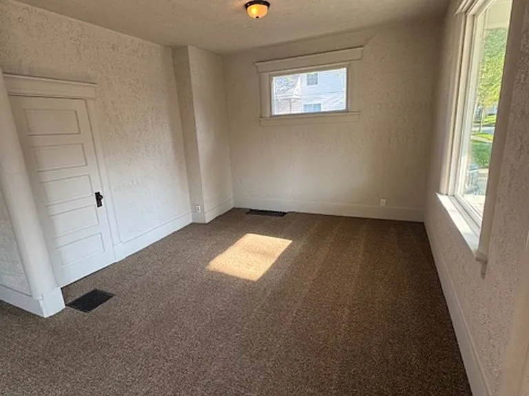 2712 Fox Ave — Photo 6