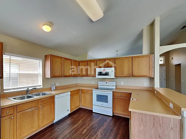 145 Rose Hill Trl — Photo 3