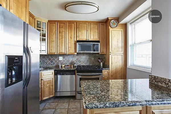 Sold by Triplemint | media 3