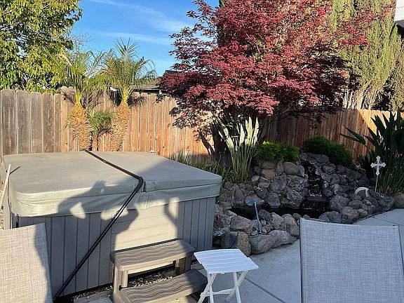 4th image of 758 Bradley Pl