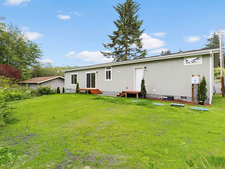 6772 NE Whidbey Dr — Photo 5