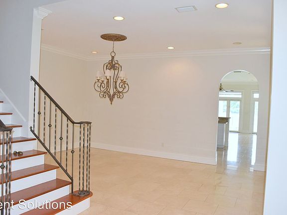 5th image of 1113 Abbeys Way