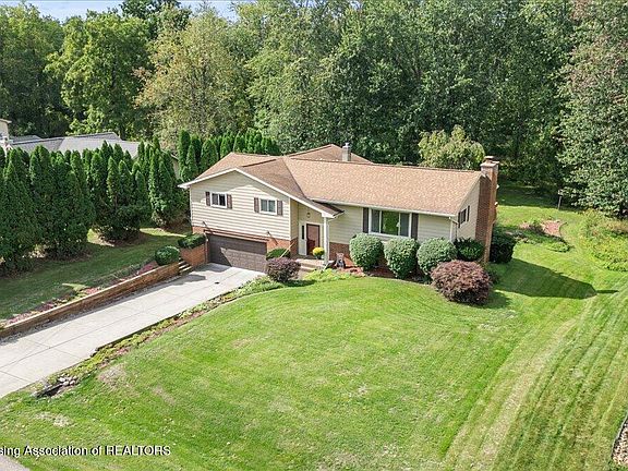 2nd image of 1220 Sandhill Dr