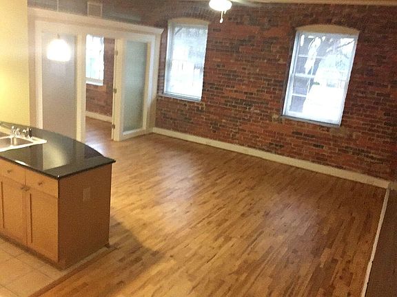 4th image of 214 N Dunlop St