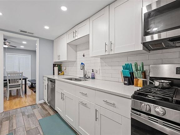 3rd image of 6851 Roswell Rd APT E4