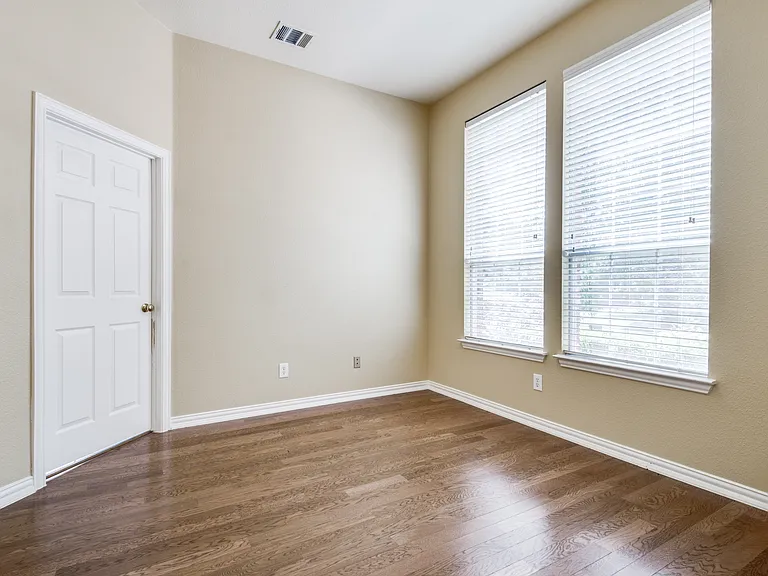5636 Country View Ln — Photo 4