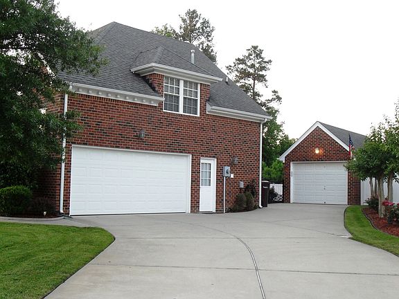 Attached & detached garages