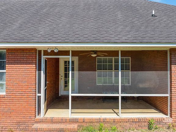 3rd image of 640 Carrington Cir