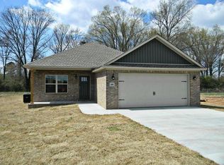 810 S Pittsburg Ave, Russellville, AR 72802
