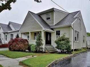 12-32 Orchard St, Fair Lawn, NJ 07410