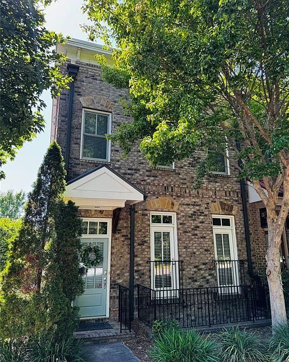 1st image of 241 Cole St NE
