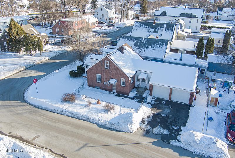 3rd image of 3045 Edgewood Avenue