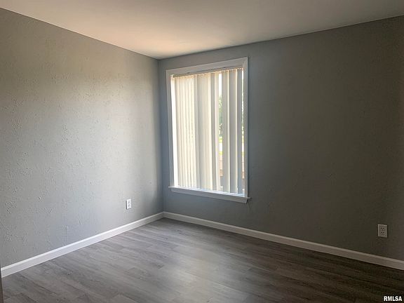 4th image of 6831 N Frostwood Pkwy #21