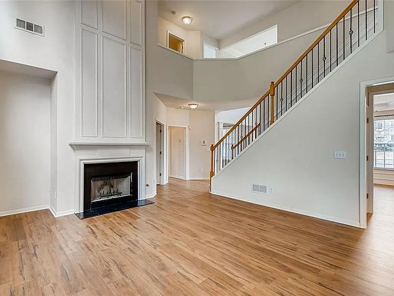 3rd image of 520 Midhurst Pl