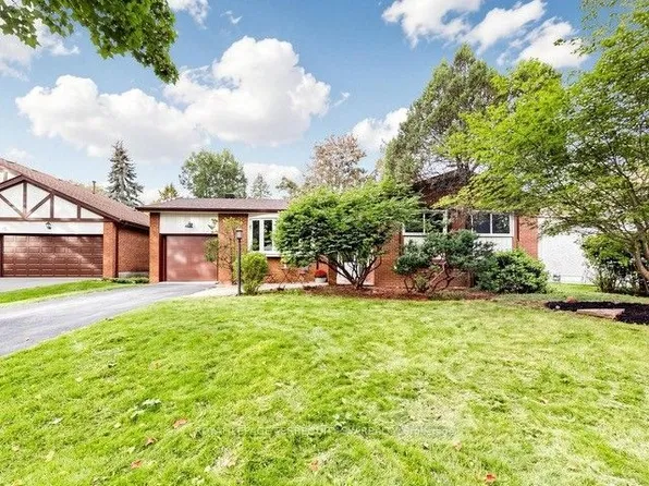 12 Sir Pellias Ter, Markham, ON L3P 2Z8