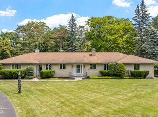 14 Willo Ln, Loudonville, NY 12211