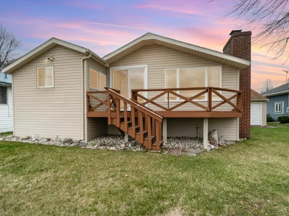 343 Island Dr, Beaverton, MI 48612