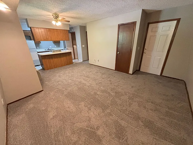 1390 W Wedington Dr #1-14 — Photo 4