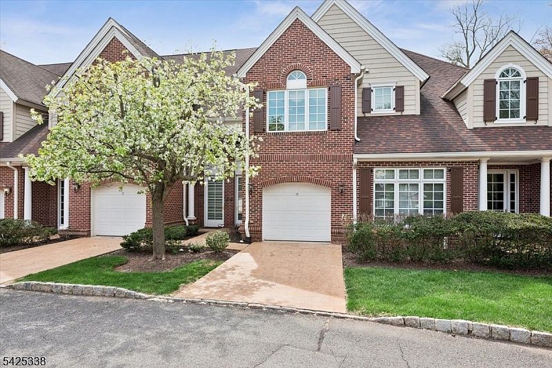 1st image of 28 SCHMIDT CIRCLE