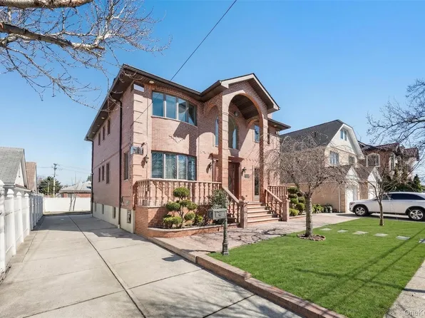 5013 Oceania Street, Oakland Gardens, NY 11364