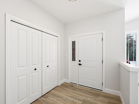 4th image of 60 Riverside Trl