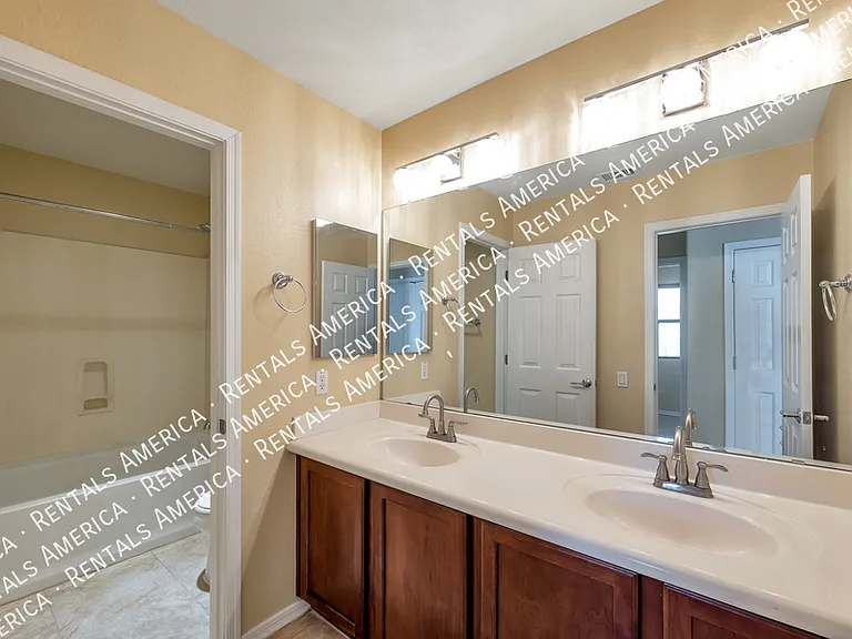 15813 N Dante Dr — Photo 12