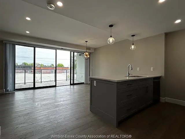 140 Main St E #203 — Photo 15