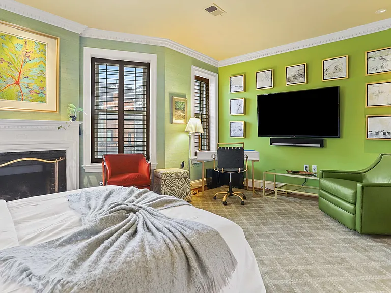 1706 Swann St NW #2 — Photo 25
