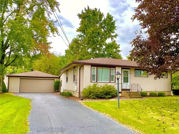 331 Beverly Hills Dr, Youngstown, OH 44505