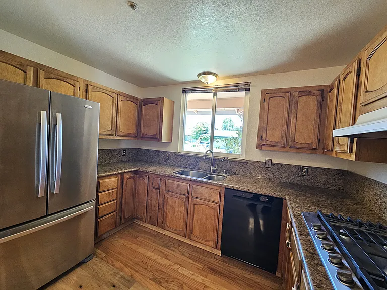 32270 Devonshire St — Photo 4