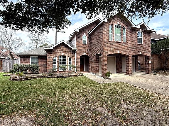 3rd image of 1927 Enchanted Park Dr