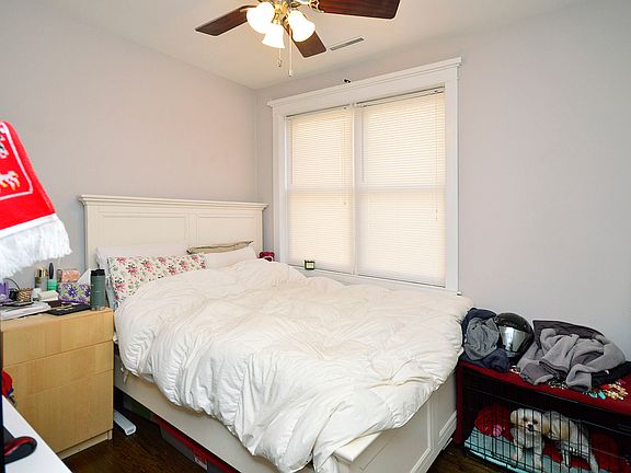5th image of 3940 N Southport Ave APT 2R