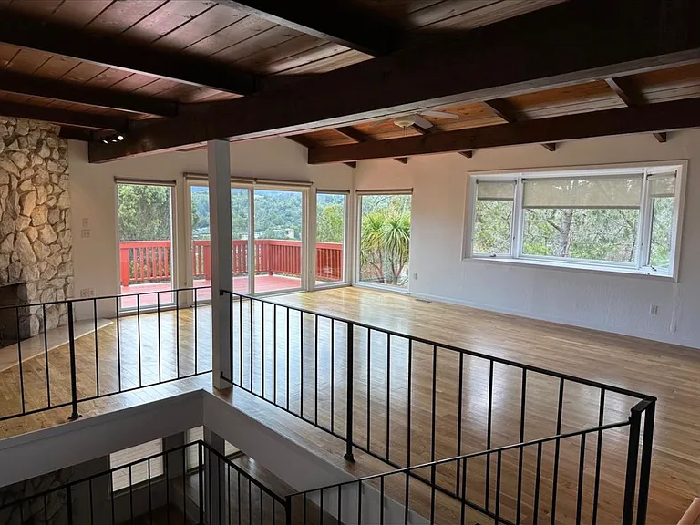 18 Pepper Way — Photo 2