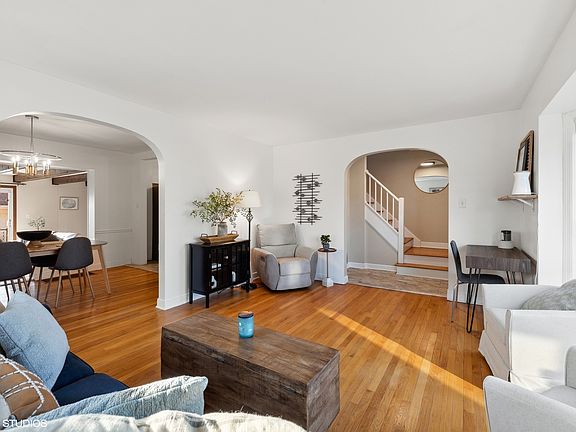 4th image of 1632 Manchester Ave
