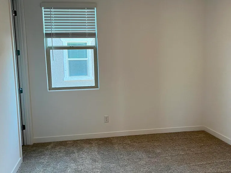 9426 W Sells Dr — Photo 18