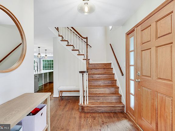 4th image of 11300 Corobon Ln