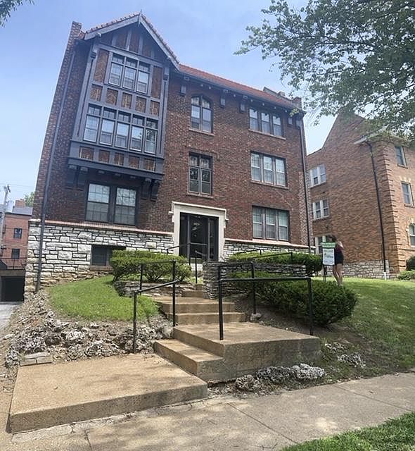 1st image of 7543 Buckingham Dr #3W