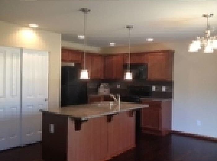 2nd image of 8505 61st Pl NE
