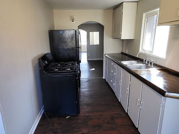 5th image of 3233 Waalkes St