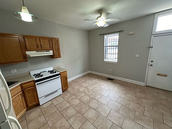 2nd image of 1511 Catharine St Floor 1