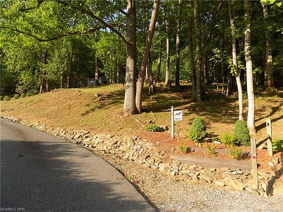 4th image of 74 Shallow Dr