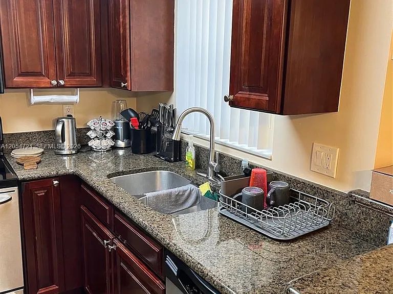 7620 Westwood Dr #214 — Photo 6
