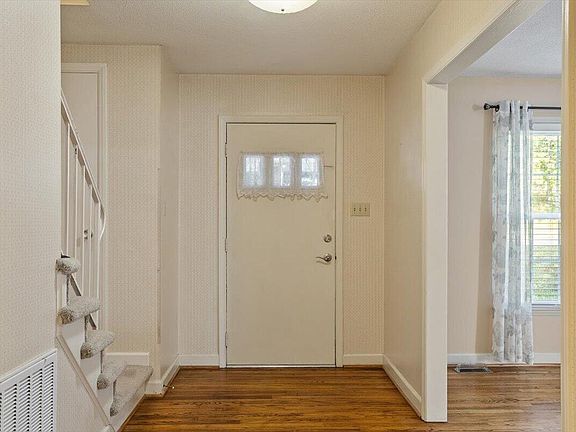 4th image of 1008 Hardimont Rd