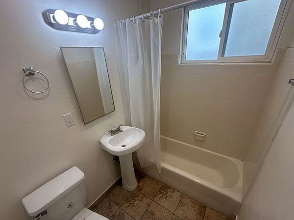 5th image of 1146 Gordon St #1146