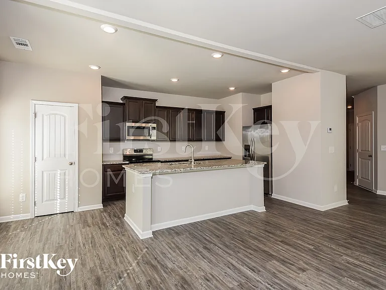 4954 Hillstone Dr — Photo 6