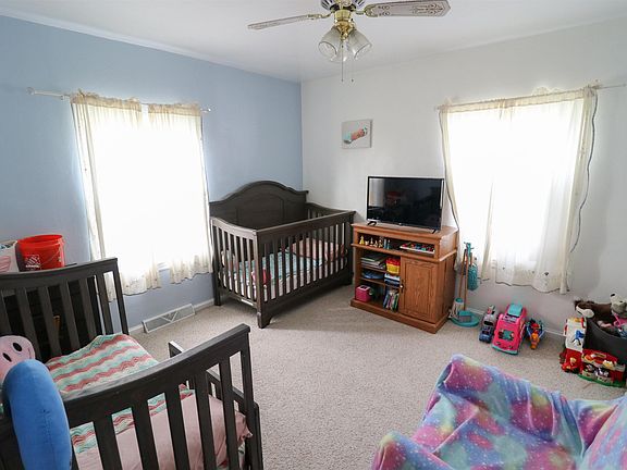 5th image of 3701 Laurel Ave