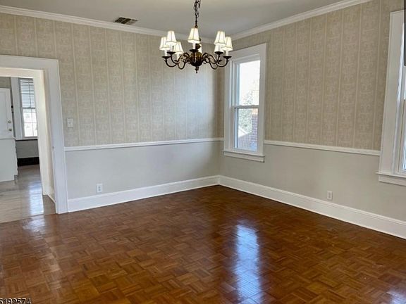 4th image of 35 Mount Pleasant Ave #2&3