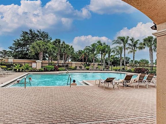 5th image of 8429 Miramar Way #101